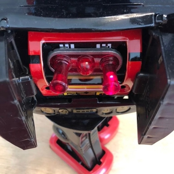 Millenium Robot 2000 Replica Japanese Battery Operated Attacking Robot - Picture 12 of 12